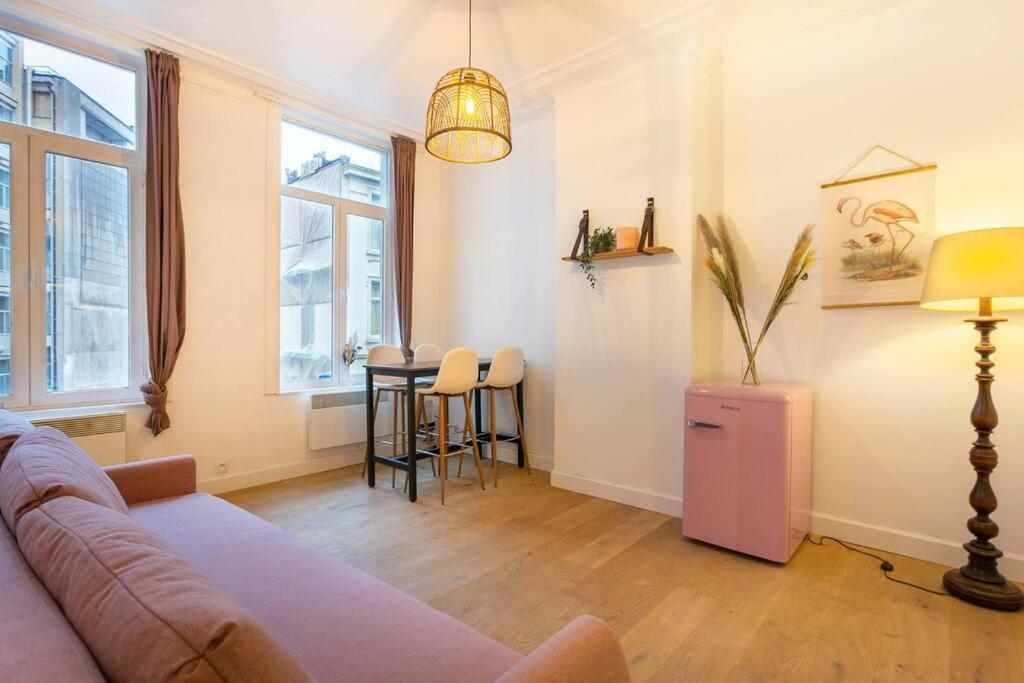 Pink Fairytale-Like Apartment أنتويرب المظهر الخارجي الصورة