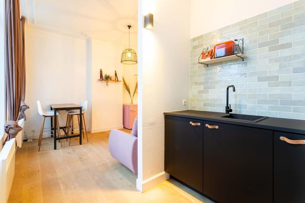 Pink Fairytale-Like Apartment أنتويرب المظهر الخارجي الصورة