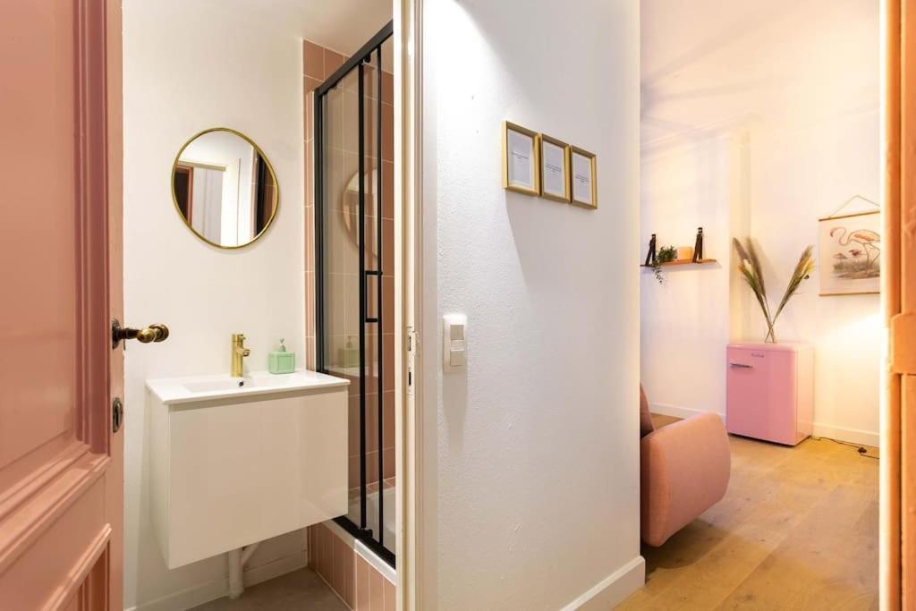 Pink Fairytale-Like Apartment أنتويرب المظهر الخارجي الصورة